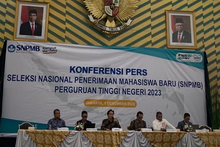 Konferensi pers terkait Seleksi Nasional Penerimaan Mahasiswa Baru (SNPMB) 2023 di Gedung Kemendikbud Ristek, Kamis (1/12/2022).