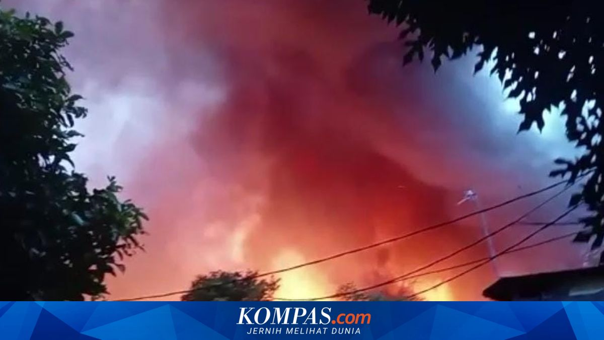 Kebakaran Rumah di Tanah Abang, Asap Tebal Membubung Tinggi