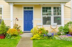 7 Warna Pintu Rumah untuk Mendatangkan Energi Baik Menurut Feng Shui