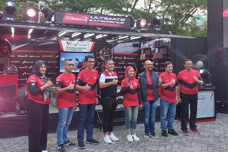 Aplikasi MyPertamina menyediakan 3.191 tiket MotoGP Indonesia 2023 dari berbagai kategori yang sudah bisa dibeli sejak Sabtu (22/7/2023). Jadwal MotoGP Indonesia 2023 bakal berlangsung di Sirkuit Mandalika pada 13-15 Oktober 2023. 