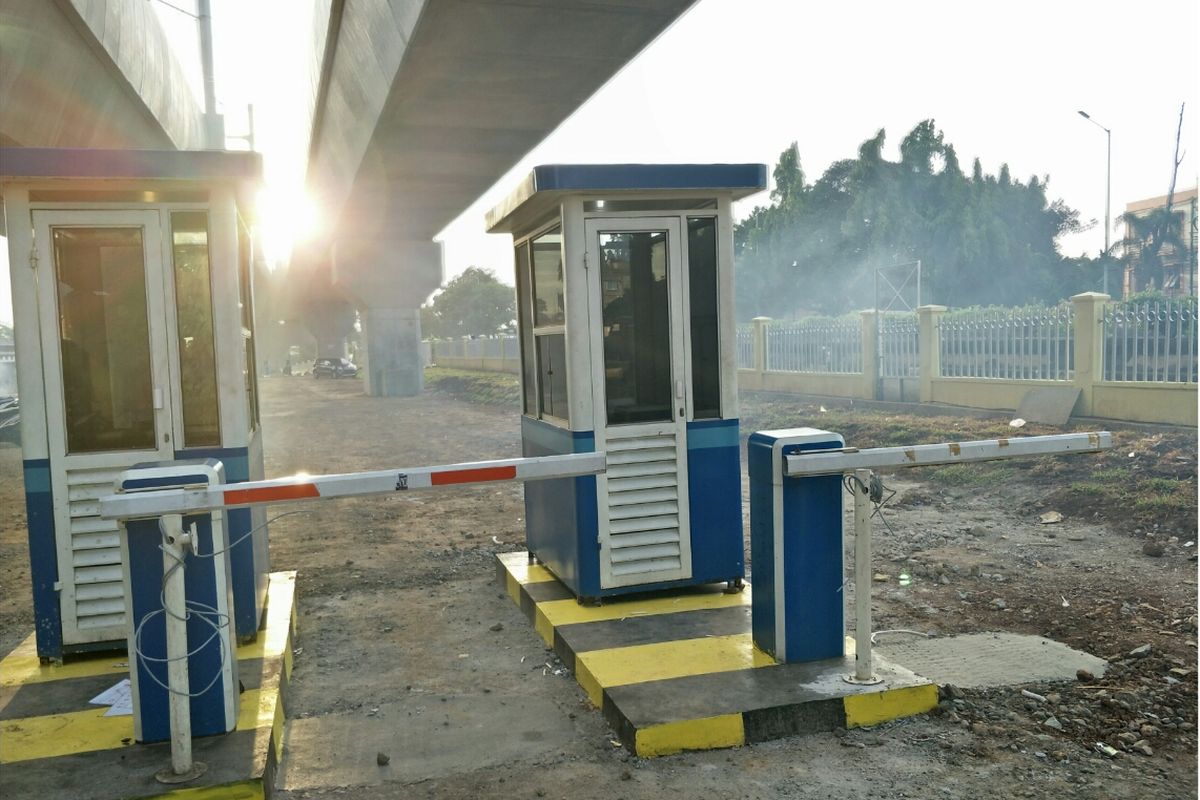 Kondisi lokasi park and ride di eks lahan Polri di Jalan RA Kartini, Jakarta Selatan, Rabu (20/3/2019). Tempat itu nanti akan menjadi lokasi parkir kendaraan bagi para pengguna MRT Jakarta.