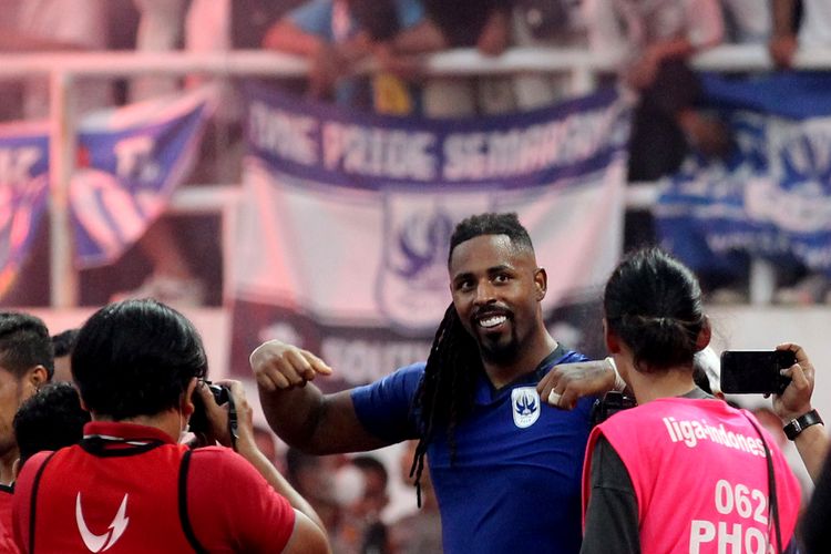 Pemain asing PSIS Semarang Carlos Fortes seusai menjebol gawang Arema FC saat uji coba yang berakhir dengen skor 2-1 di Stadion Jatidiri Semarang, Sabtu (4/6/2022) sore.