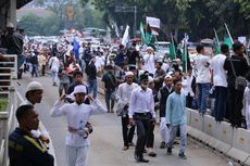 Massa Demo 4 November Berjalan Kaki dari Menteng Menuju Masjid Istiqlal