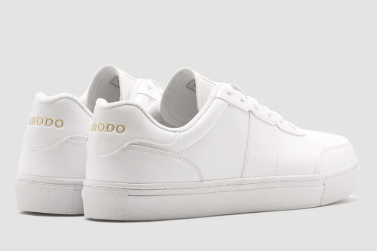 Sepatu putih Cadenza full white - Brodo. Salah satu sepatu lokal terbaik dan berkualitas. 
