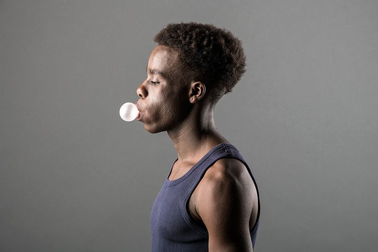 ilustrasi permen karet 
