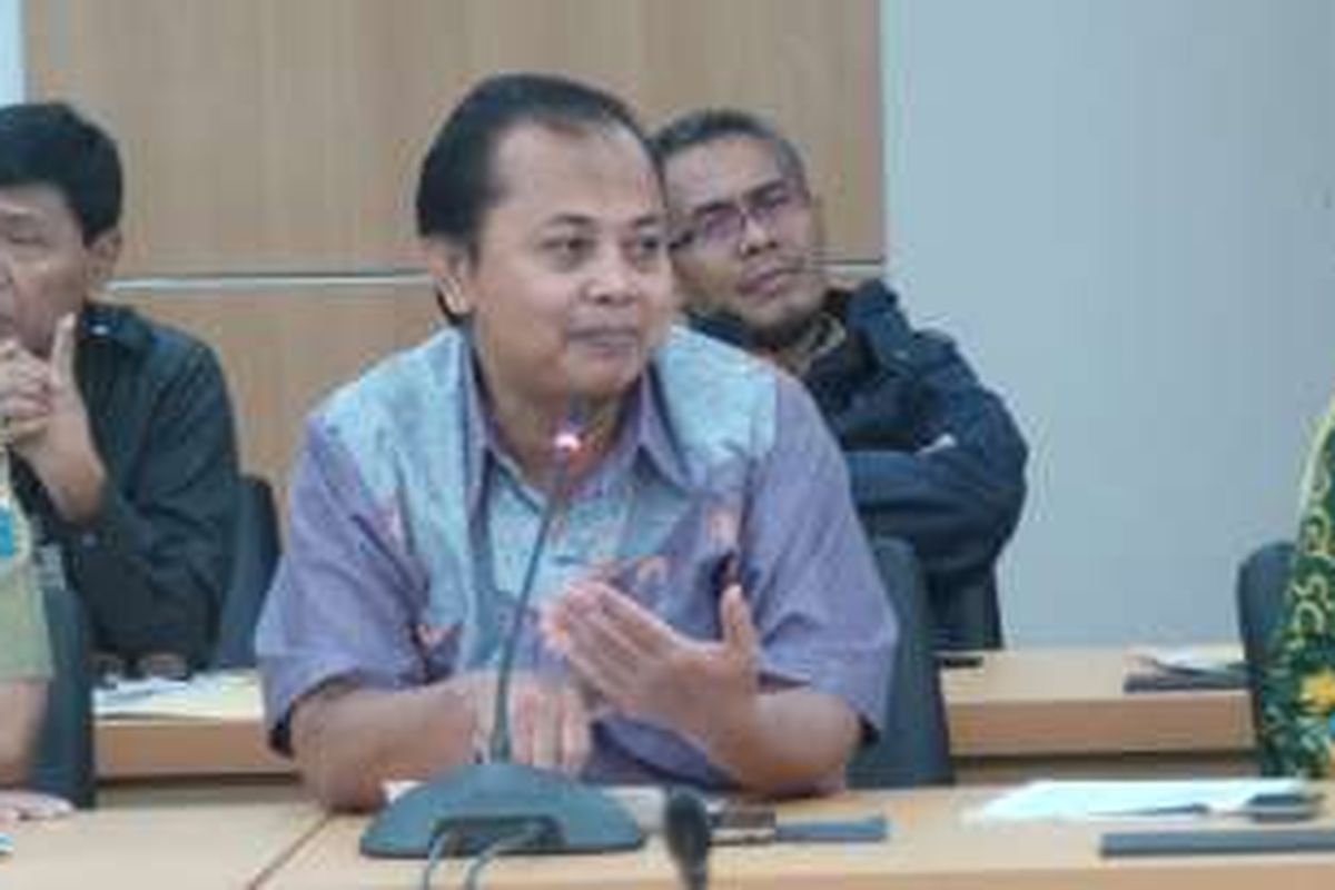Ketua Komisi Pemilihan Umum (KPU) DKI Sumarno, saat rapat bersama Komisi A DPRD DKI Jakarta, Selasa (21/6/2016).