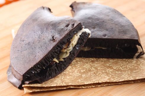 Resep Martabak Hitam Manis Isi Vla Cokelat Kopi untuk Ide Jualan