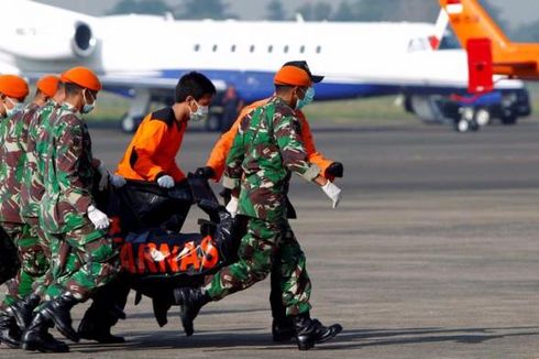 Hari Ini dalam Sejarah: Pesawat Sukhoi Superjet 100 Jatuh Usai Tabrak Tebing di Gunung Salak, 45 Orang Tewas