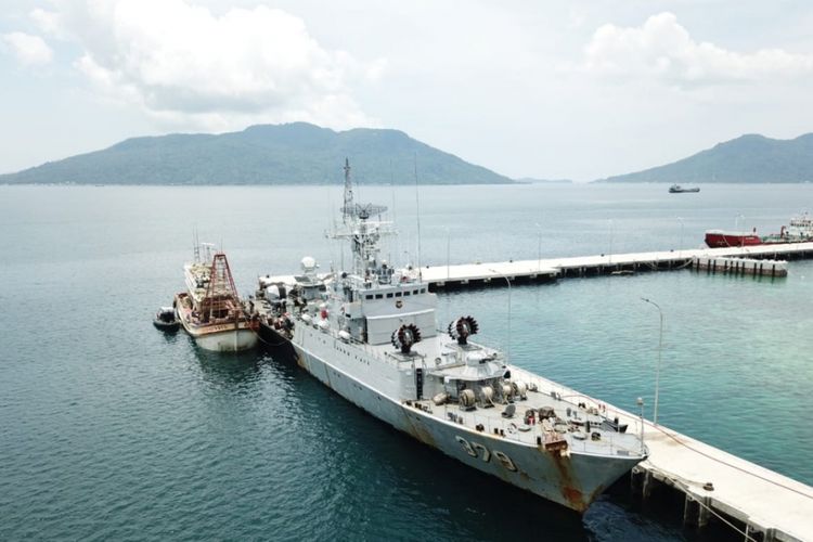 Kapal Repubuklik Indonesia (KRI) WIR – 379 kembali menangkap satu unit Kapal Ikan Asing (KIA) asal Vietnam BV 98299 TS saat melakukan pencurian ikan di laut utara Natuna, Kepulauan Riau (Kepri).