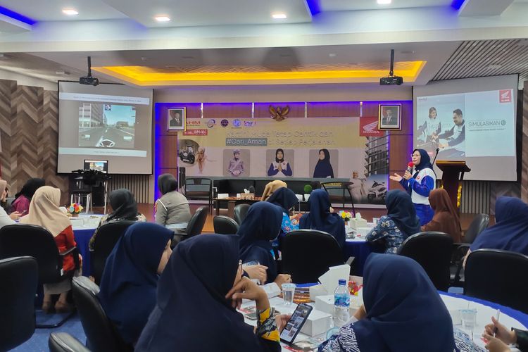Edukasi AHM untuk perempuan di Hari Kartini
