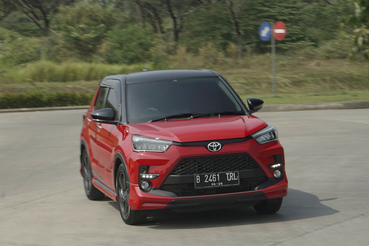 Review Toyota GR Sport CVT Two tone non TSS 1.0L