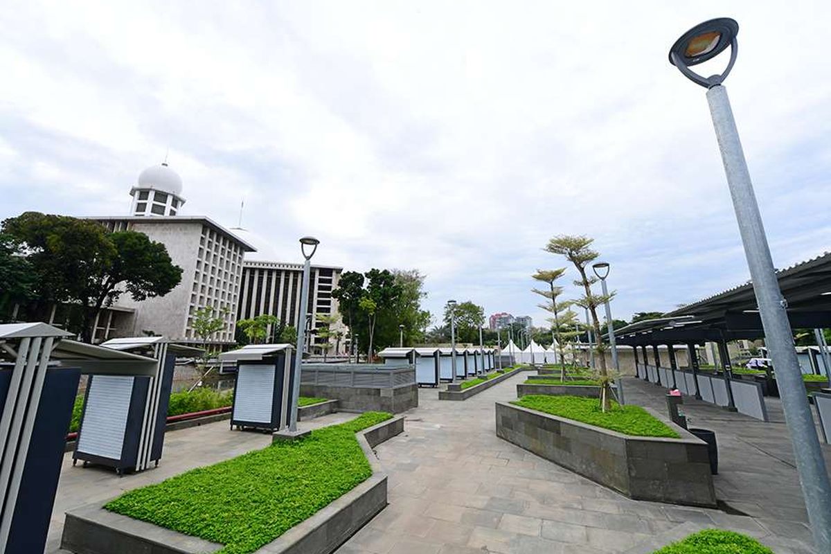 Tampilan baru Masjid Istiqlal usai direnovasi, Jakarta, Kamis (7/1/2021). Renovasi ini merupakan yang pertama sejak 42 tahun lalu, dengan memaksimalkan fungsi masjid sebagai tempat ibadah sekaligus memperhatikan aspek arsitektur, seni, hingga estetika.