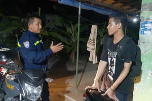 Khawatir Pulang Sendiri Tengah Malam, Pemuda di Indramayu Hubungi 110, Dikawal Polisi Sampai Rumah