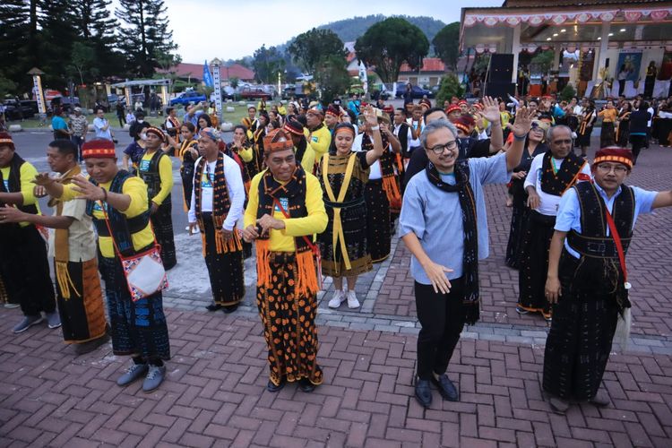 Foto : Tarian Jai ditampilkan saat pembukaan Festival Wolobobo pada Rabu (28/6/2023)