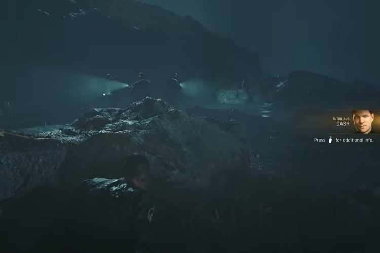 James Bond yang harus sembunyi agar tidak terdeteksi musuh di game 007 First Light.