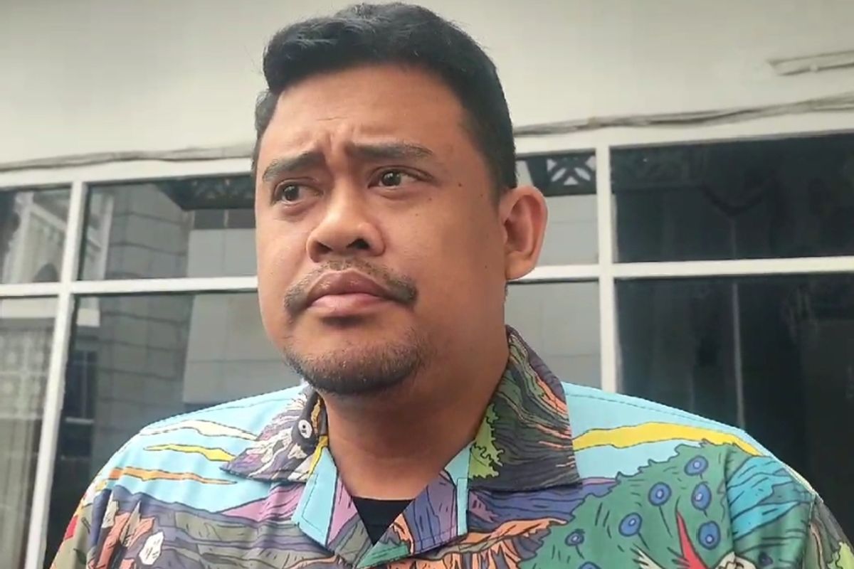 Walikota Medan, Bobby Nasution saat diwawancarai wartawan di DPRD Sumut, Jumat (24/1/2025)