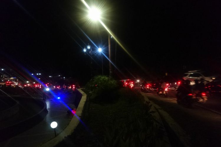 Arus lalulintas Yogyakarta-Wonosari di sekitar Perbatasan Gunungkidul -Bantul 