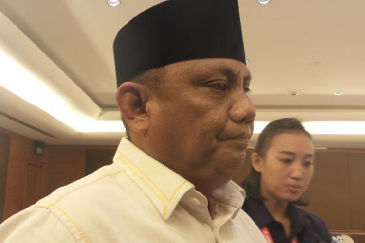 Gubernur Gorontalo sekaligus Ketua DPD I Golkar Gorontalo, Rusli Habibie.