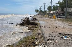 Kepiluan Warga Pesisir Aceh Utara saat Abrasi Menerjang…