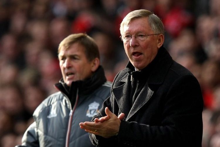 Kenny Dalglish dan Sir Alex Ferguson dalam pertandingan Liverpool vs Manchester United di Stadion Anfield, 28 Januari 2012.