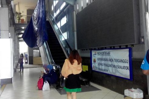 Kenapa Penggantian Eskalator Stasiun Sudirman Tak Kunjung Rampung?  
