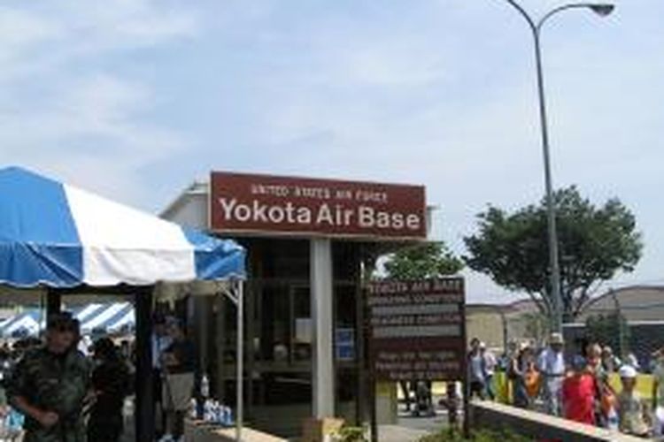 Pangkalan militer AS Yokota di Tokyo, Jepang.