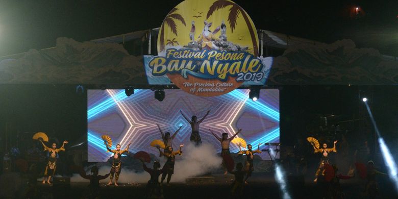 Festival Pesona Bau Nyale 2020 diselenggarakan di Pantai Tanjung Aan Pengembur, Sengkol,  Lombok Tengah, Nusa Tenggara Barat pada 9-15 Februari 2020. 