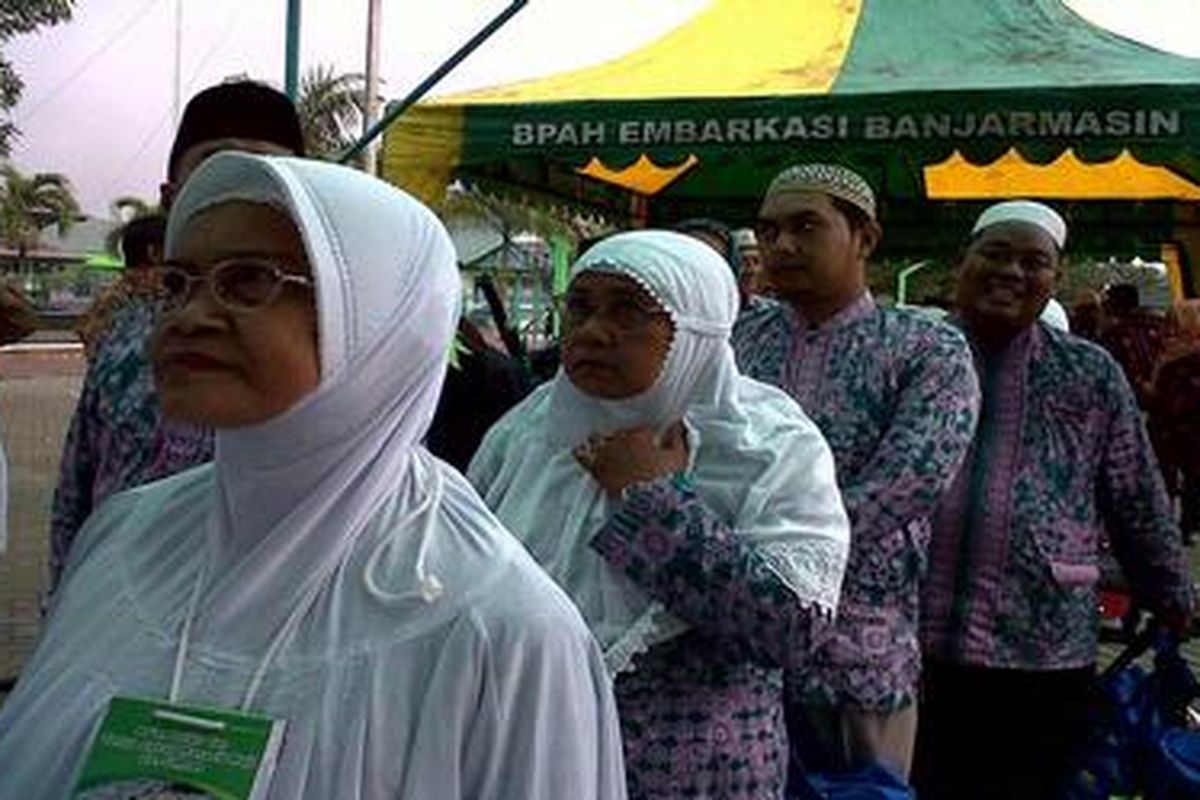 Ilustrasi. Jemaah Haji Kloter 1 Banjarmasin di Berangkatkan ke Tanah Suci, Kamis (6/10/2011).