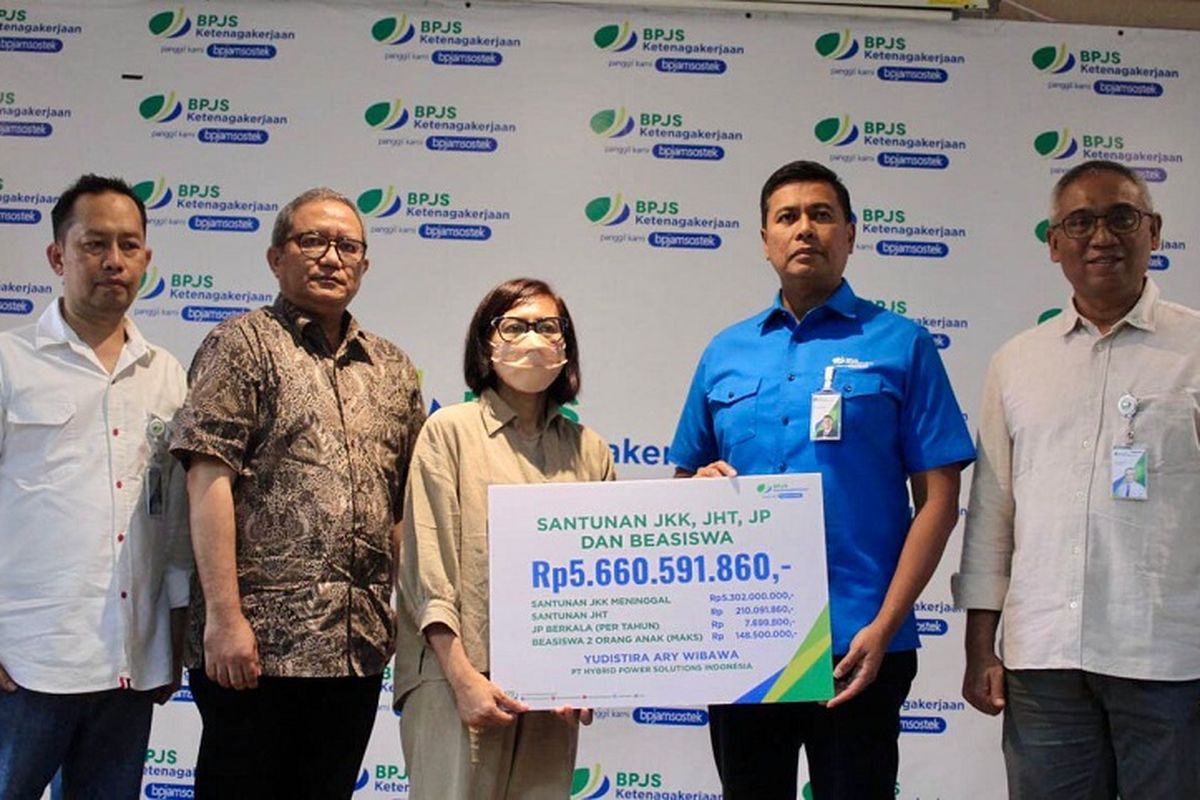 Badan Penyelenggara Jaminan Sosial (BPJS) Ketenagakerjaan (BPJAMSOSTEK) memberikan santunan senilai Rp 5,6 miliar kepada ahli waris pekerja yang meninggal dunia sesaat setelah melakukan rapat bisnis di Jakarta. 