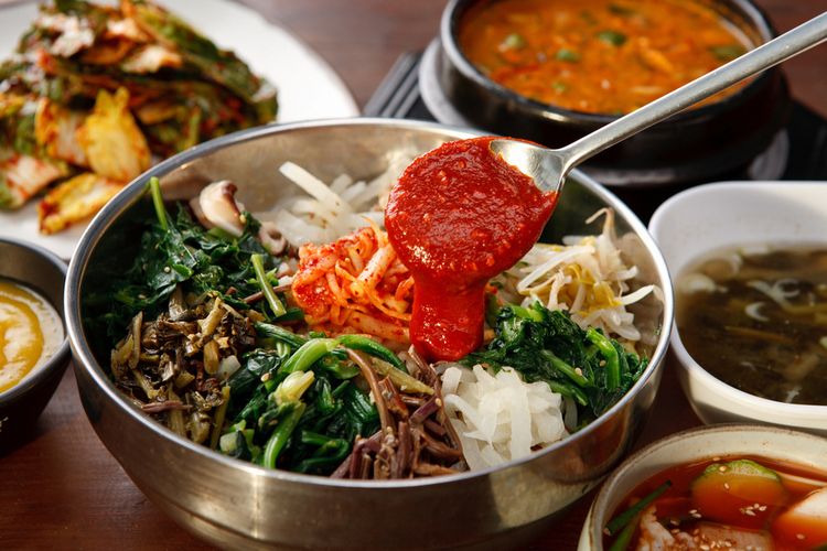 Resep Bibimbap Khas Korea, Nasi Campur dengan Saus Gochujang