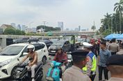 Jalan Depan Gedung DPR Macet karena Demo, Hanya Dibuka Satu Lajur