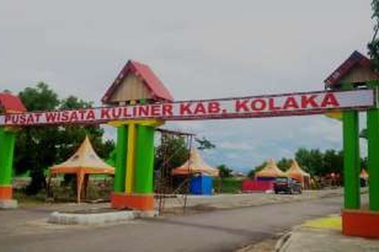 Gerbang Pusat Wisata Kuliner di Kota Kolaka, Sulawesi Tenggara.