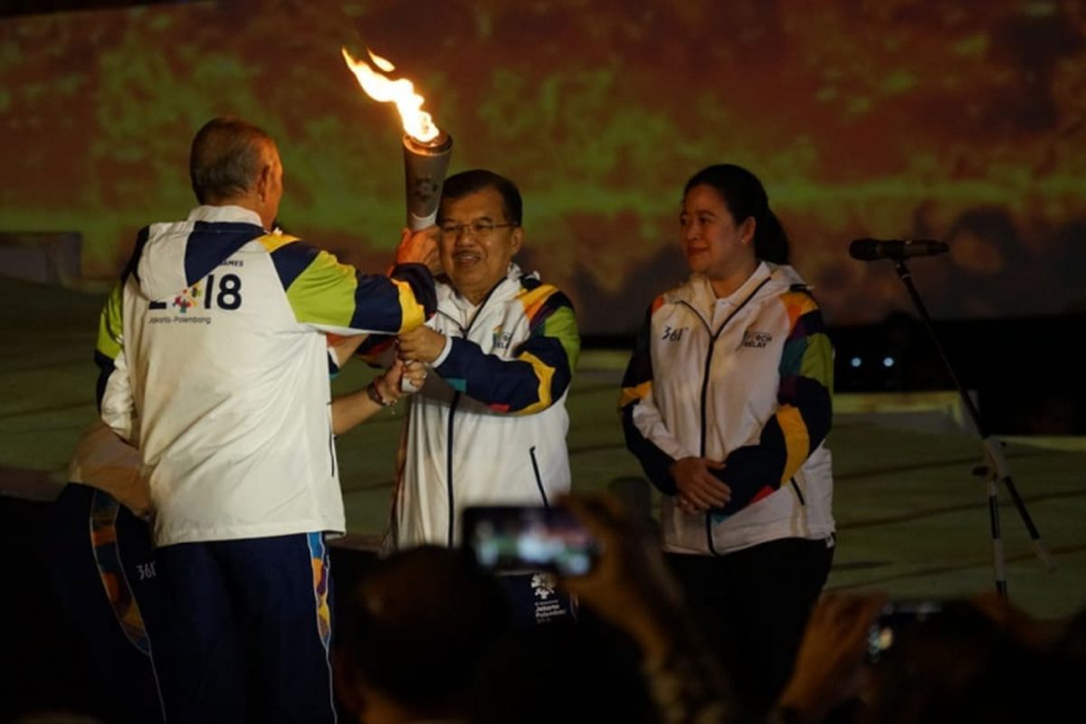 Menko PMK Puan Maharani, Rabu (18/7/2018) malam, mendampingi Wakil Presiden RI Jusuf Kalla menghadiri konser Torch Relay Asian Games 2018 di Pelataran Candi Prambanan, DI Yogyakarta. 