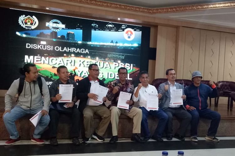 Sejumlah calon Ketua Umum PSSI periode 2019-2023 menandatangani 7 pakta integritas, di Wisma Kemenpora, Jakarta, Rabu (30/10/2019).