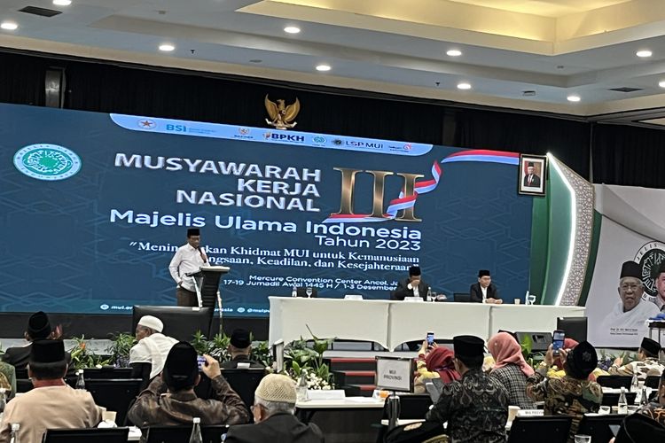 Calon wakil presiden Mahfud Md dalam acara Musyawarah Kerja Nasional (Mukernas) III Majelis Ulama Indonesia (MUI) di Ancol, Jakarta, Jumat (1/12/2023).