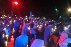 Malam Solidaritas Nyalakan 1000 Lilin Kenang 40 Hari Kematian YN