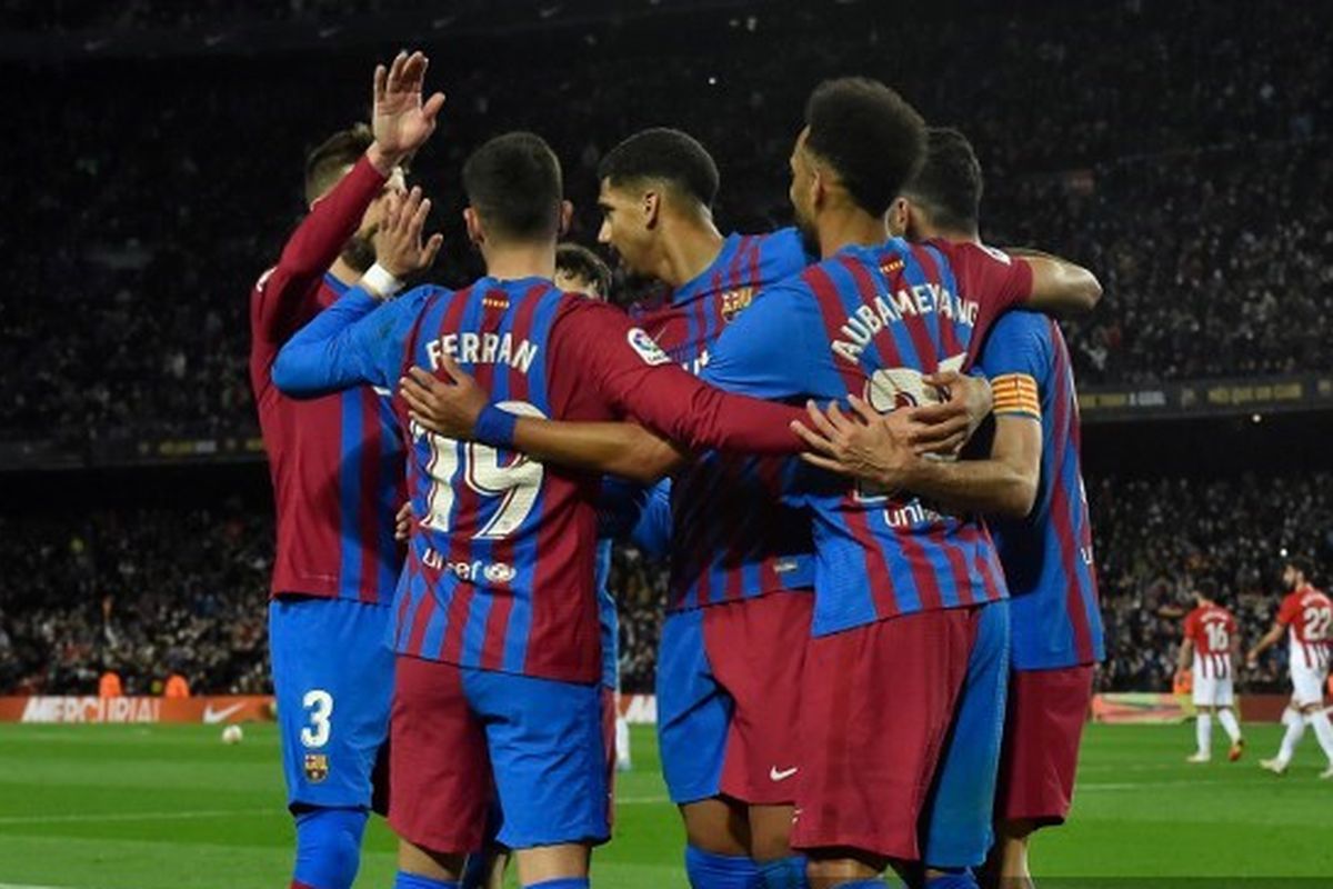 Suasana perayaan gol Pierre-Emerick Aubameyang pada pertandingan pekan ke-26 Liga Spanyol yang mempertemukan Barcelona vs Athletic Bilbao di Stadion Camp Nou, Senin (28/2/2022) dini hari WIB. Hasil Barcelona vs Athletic Bilbao 4-0 untuk kemenangan tuan rumah.