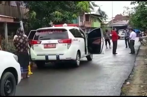 Detik-detik Keluarga Pasien Corona yang Kabur Adang dan Peluk Polisi hingga Ketakutan Tertular Saat Penjemputan