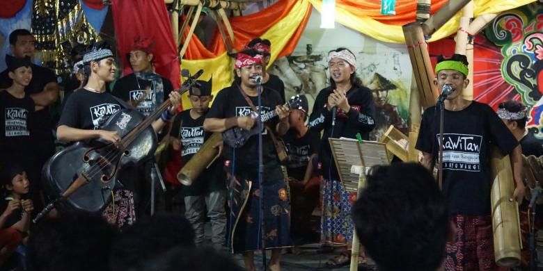 Jazz Patrol Lestarikan Musik Asli Banyuwangi Halaman All Kompas Com Artis top bertakbir produksi : jazz patrol lestarikan musik asli
