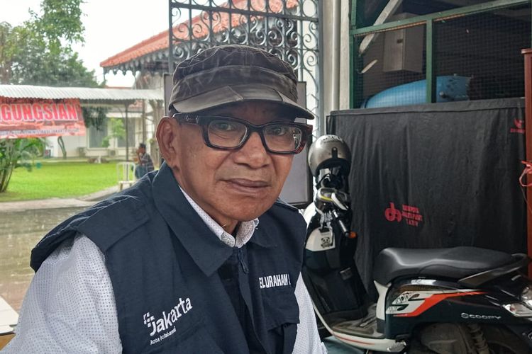 Ketua RW 05 Kelurahan Senen, Kecamatan Senen, Jakarta Pusat, Christoforus (59), saat ditemui di Lokasi Pengungsian Korban Kebakaran di Museum Kebangkitan Nasional, Selasa (14/3/2023).