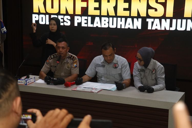 Sudah Pakai Aplikasi Rahasia Agar Sulit Dilacak, Kurir Sabu Ini Justru Ditangkap Polisi