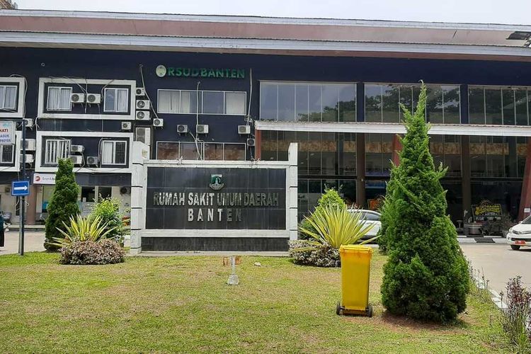 RSUD Banten merawat 10 pasien Covid-19 disaat lonjakan kasus