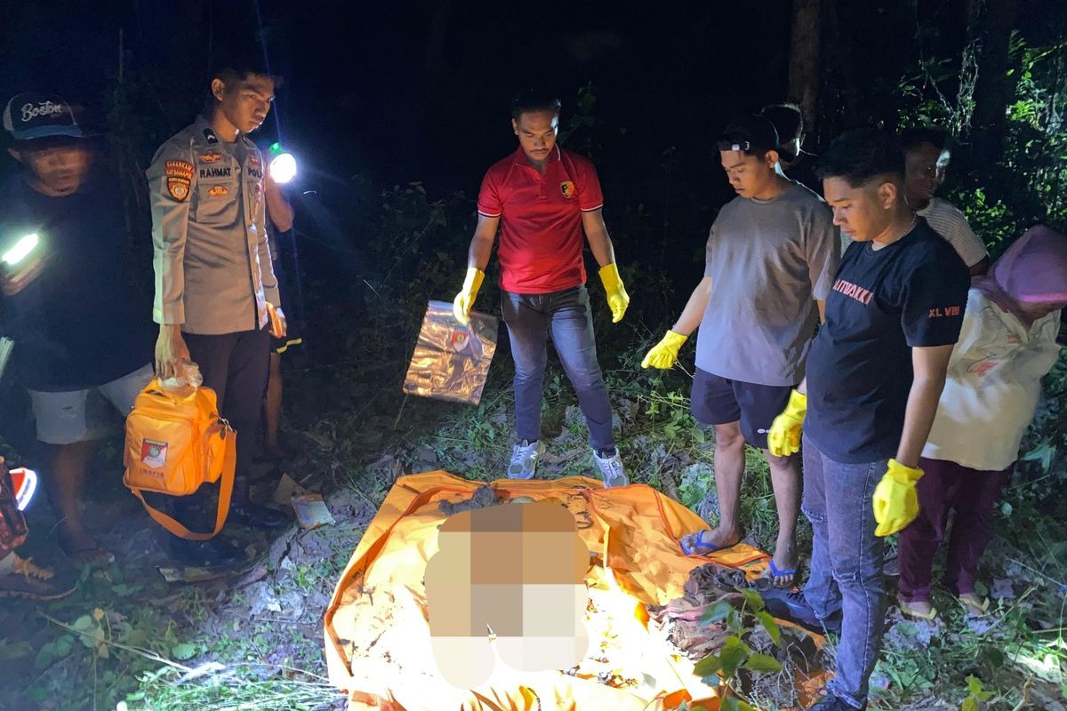 Warga Lombe digegerkan dengan penemuan kerangka tulang manusia di kebun warga, belakang swalayan di Desa Walando, Kecamatan Gu, Kabupaten Buton Tengah, Rabu (30/10/2024)