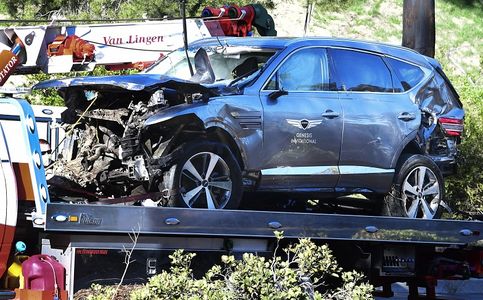 US golfer Tiger Woods in Hospital After Car Crash