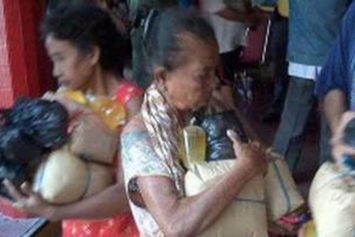 Ilustrasi pembagian sembako