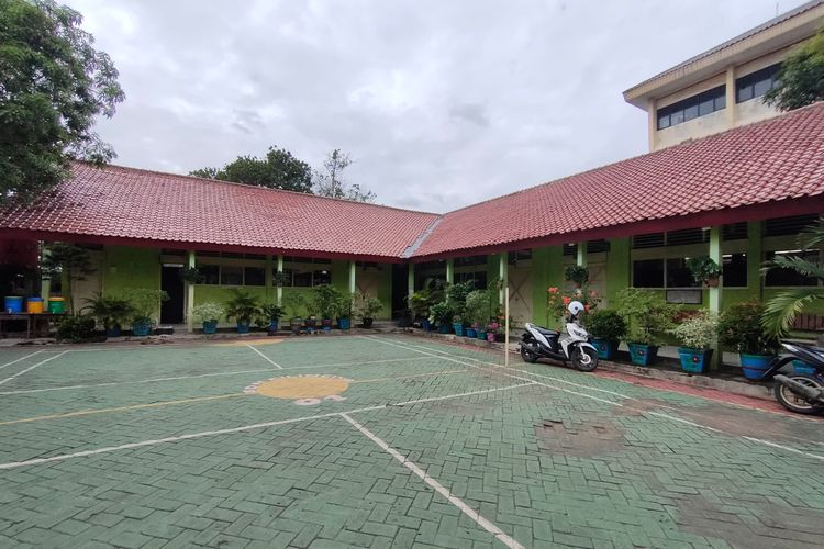 Kondisi gedung  SDN 01 Cilincing, Jakarta Utara, Jumat (19/11/2021).