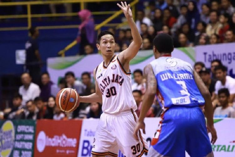 Pemain andalan Pelita Jaya Basketball, Xaverius Prawiro.