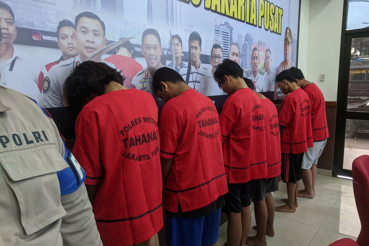 Konferensi pers oleh Kapolres Metro Jakarta Pusat Kombes Heru Novianto pada Selasa (12/2/2020) terkait anggota geng motor yang menewaskan seorang pedagang pecel lele di Rawa Sari.