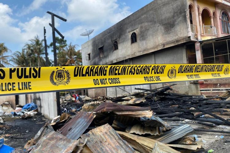 Sebanyak 10 rumah dan toko (Ruko) ludes terbakar di Desa Keude Blang Ara, Desa Krueng Manyang, KecamatanKuta Makmur, Kabupaten Aceh Utara, Provinsi Aceh, Kamis (6/6/2024).