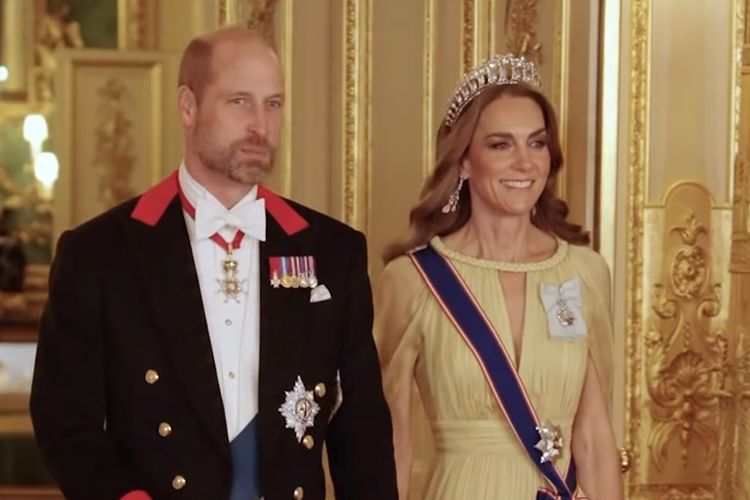 Pesona Kate Middleton Pakai Tiara Bersejarah 'Lover's Knot' di Jamuan Kenegaraan